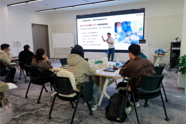 Yitailock, daha ağıllı satış və daha güclü bazar mövcudluğu üçün komandasını necə hazırlayır?